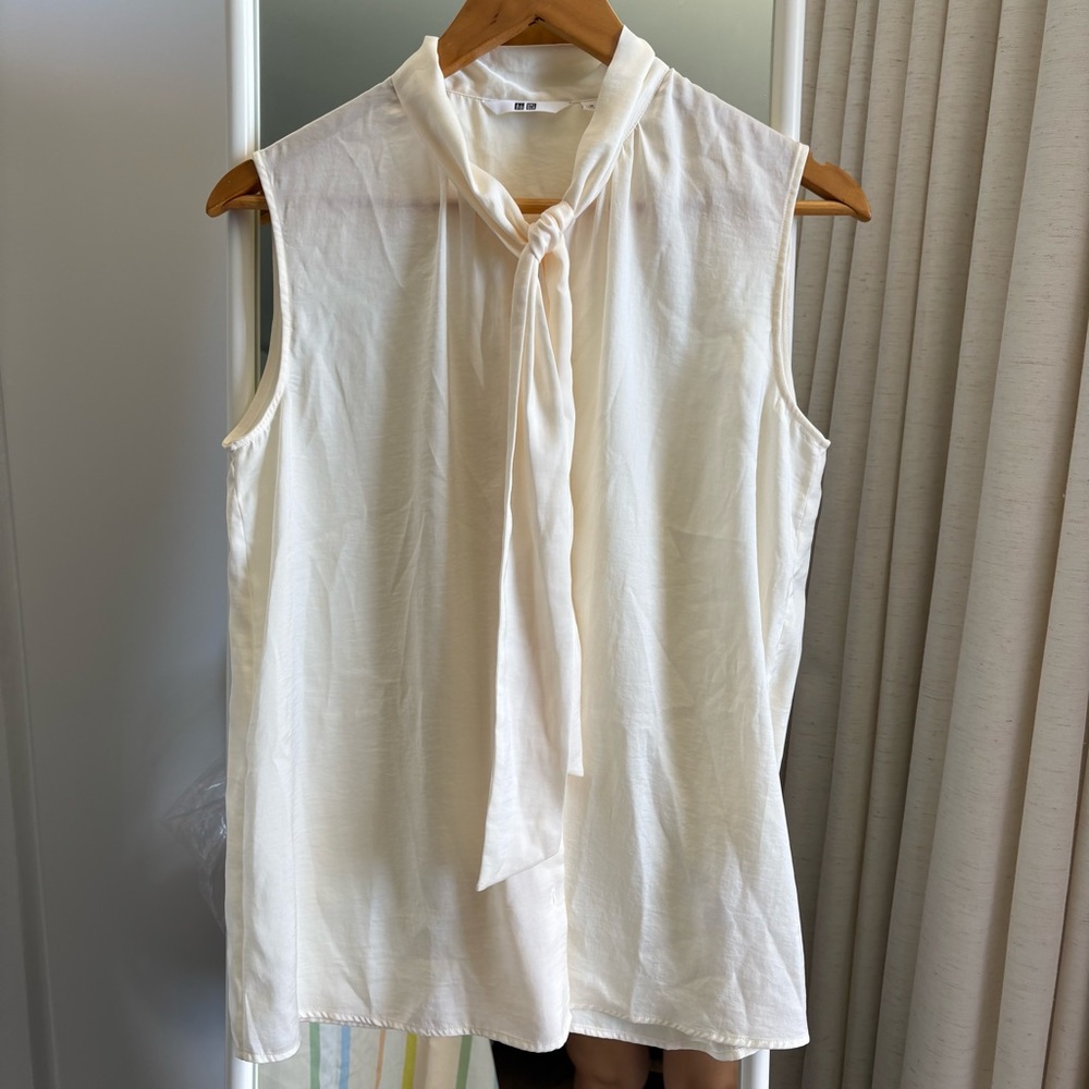 Uniqlo Cream Tie-Neck button down lightweight Blouse